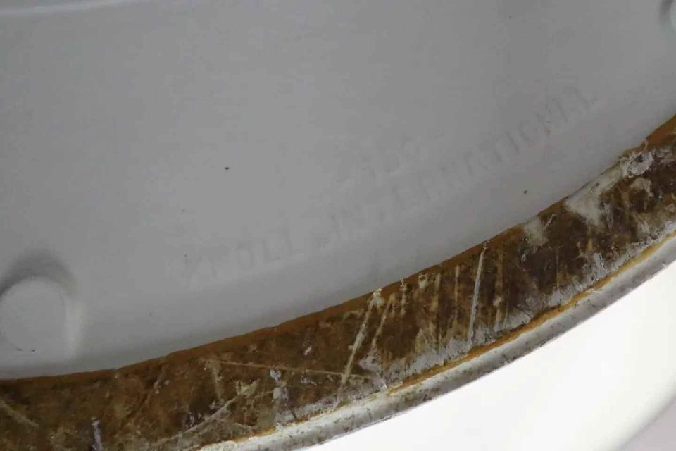 Set of two Eero Saarinen swivel Tulip Armchairs model 150, 1970's