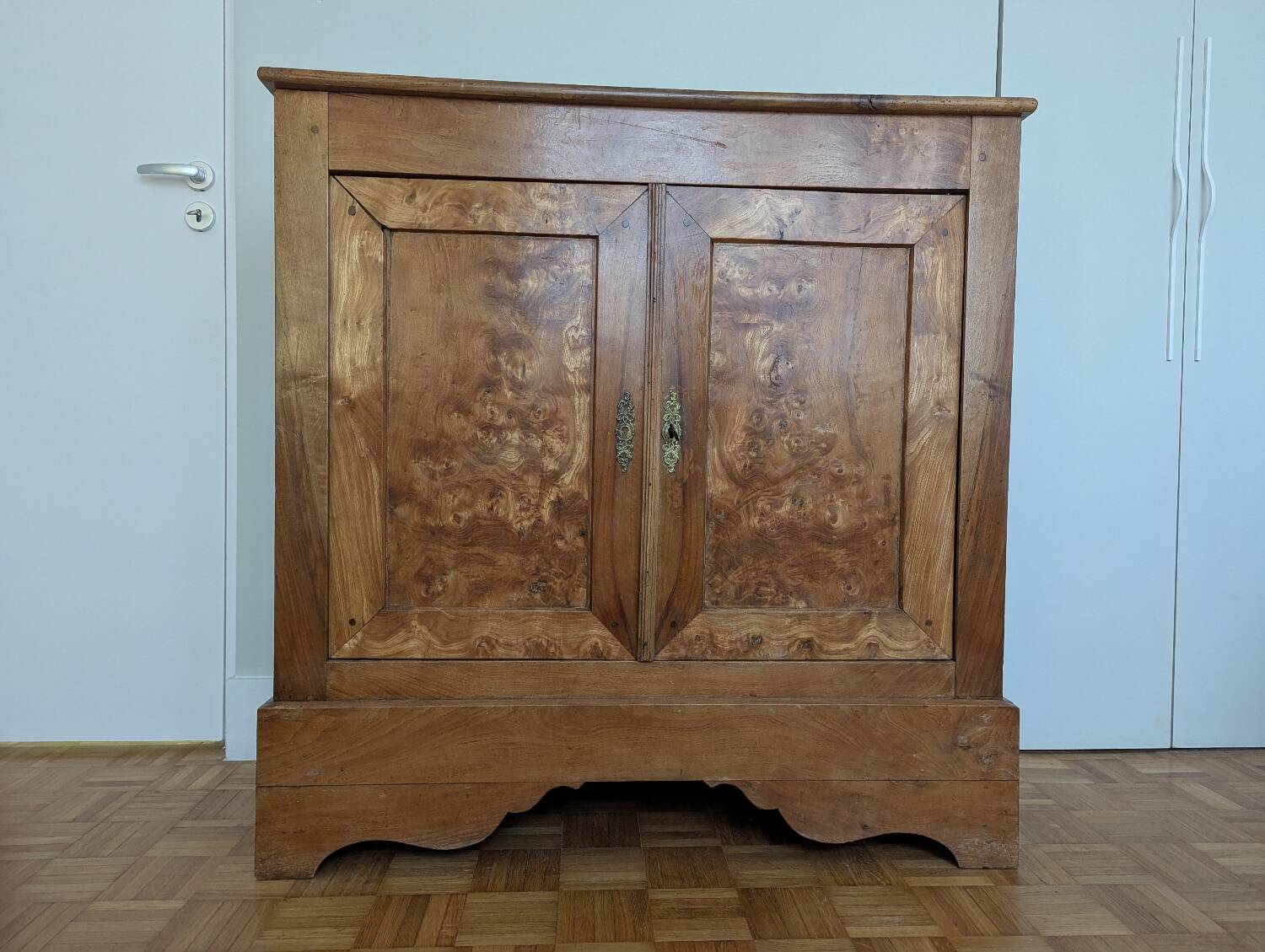 Louis Philippe 19th century elm burl sideboard
