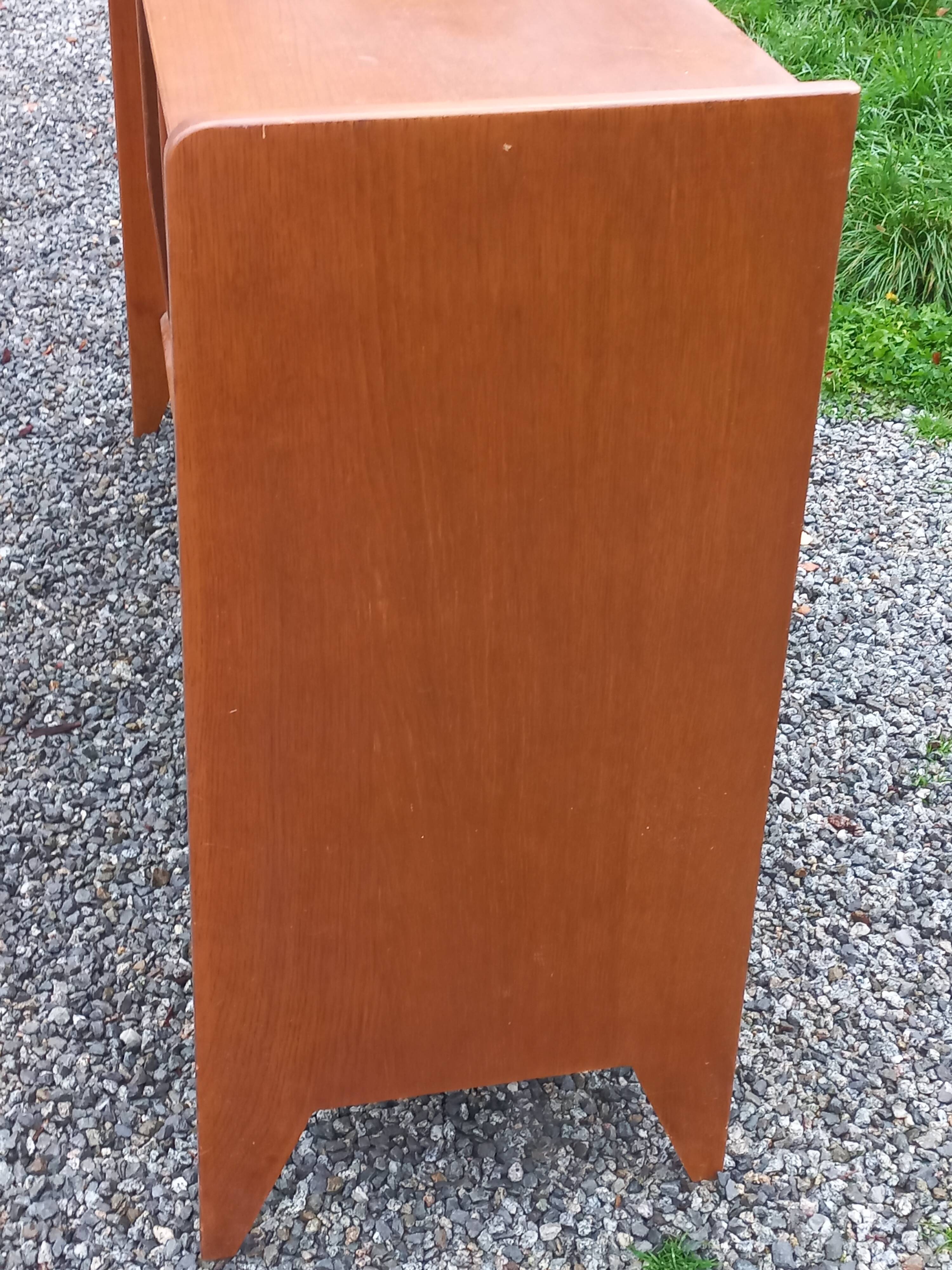 Enfilade vintage en chêne doré portes coulissantes pieds compas 1950