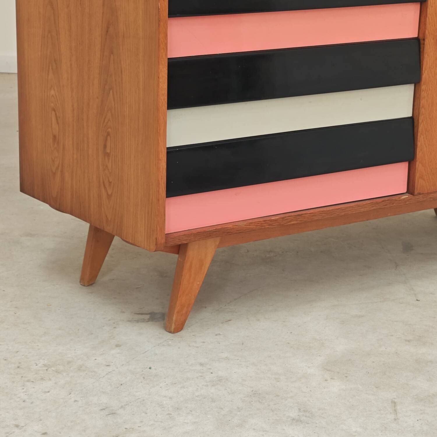 U-458 pink sideboard by Jiri Jiroutek for Interier Praha 1960