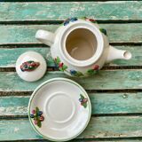 Teapot with fruity decoration