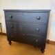 Commode anglaise en bois patiné noir