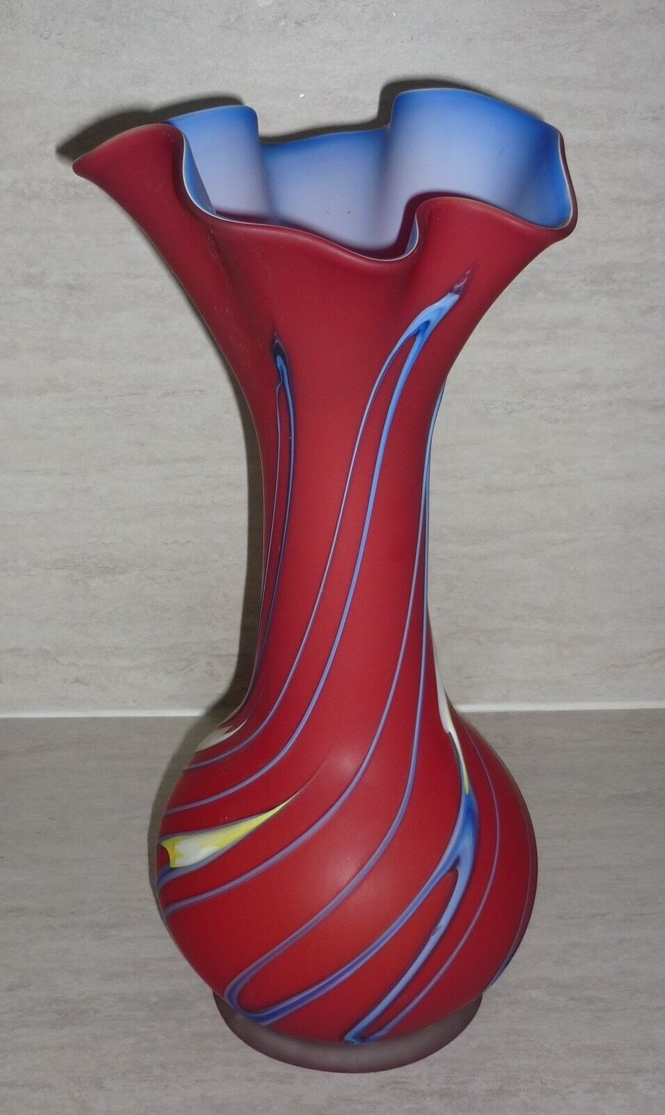Vase rouge en verre double épaisseur opaque 44 cm