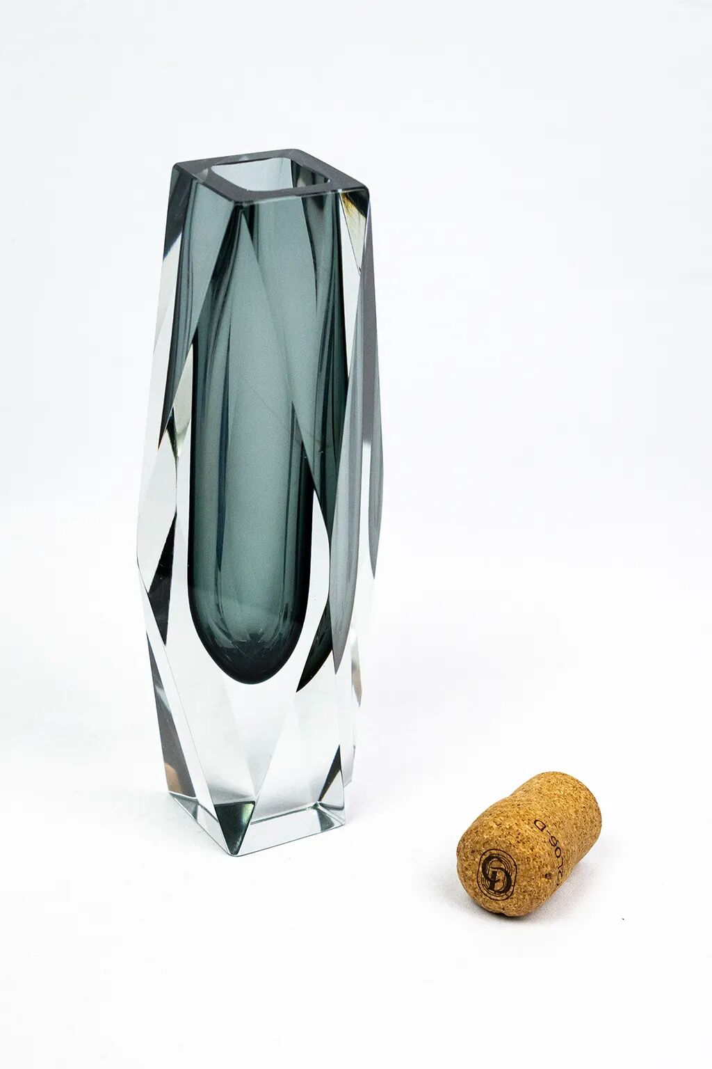 Faceted submerged vase, grey-blue Murano glass – dlg Flavio Poli