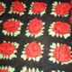 Housse de coussin crochet noir vert et rouge 35X50