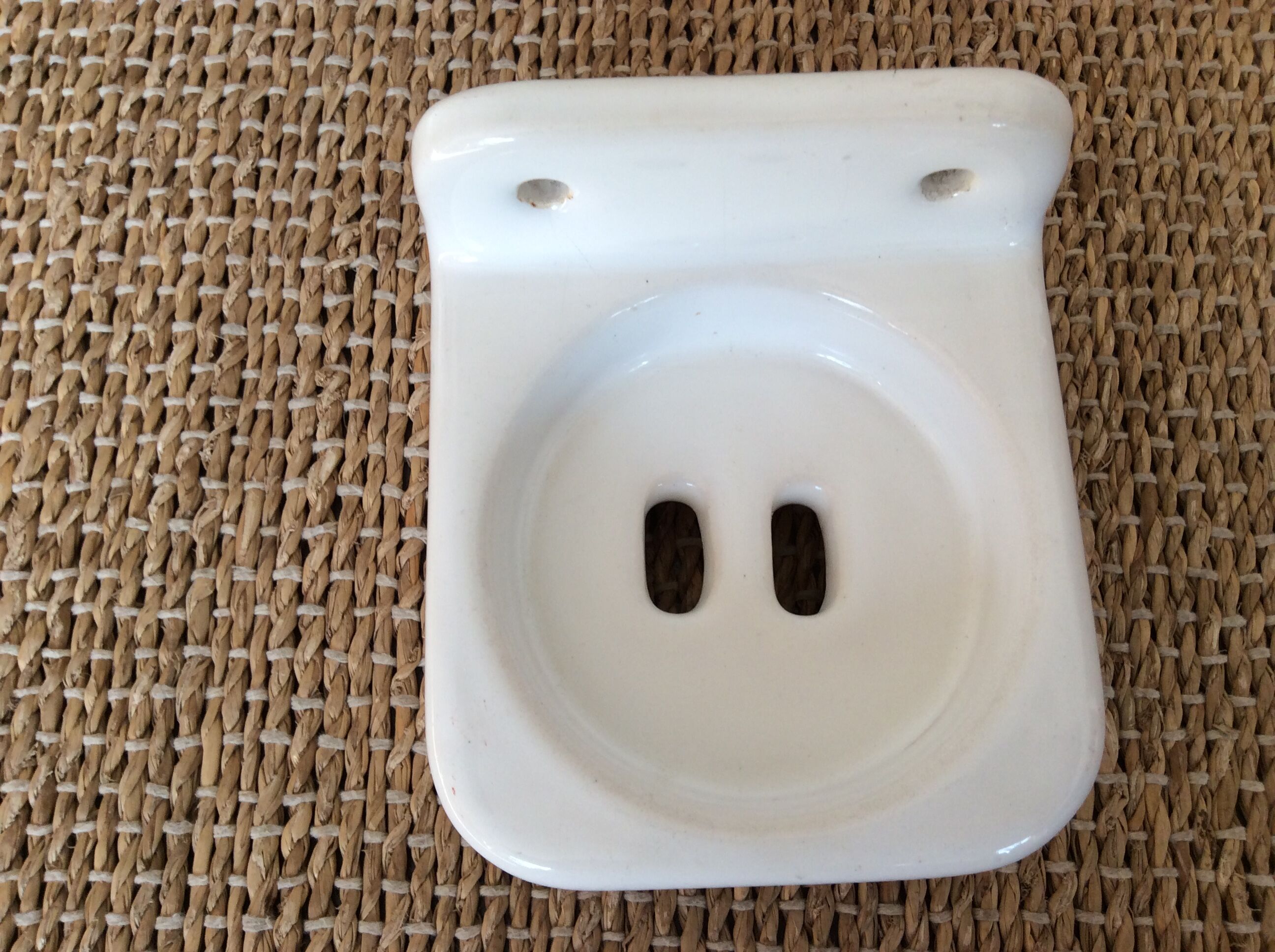 Porcelain soap dish