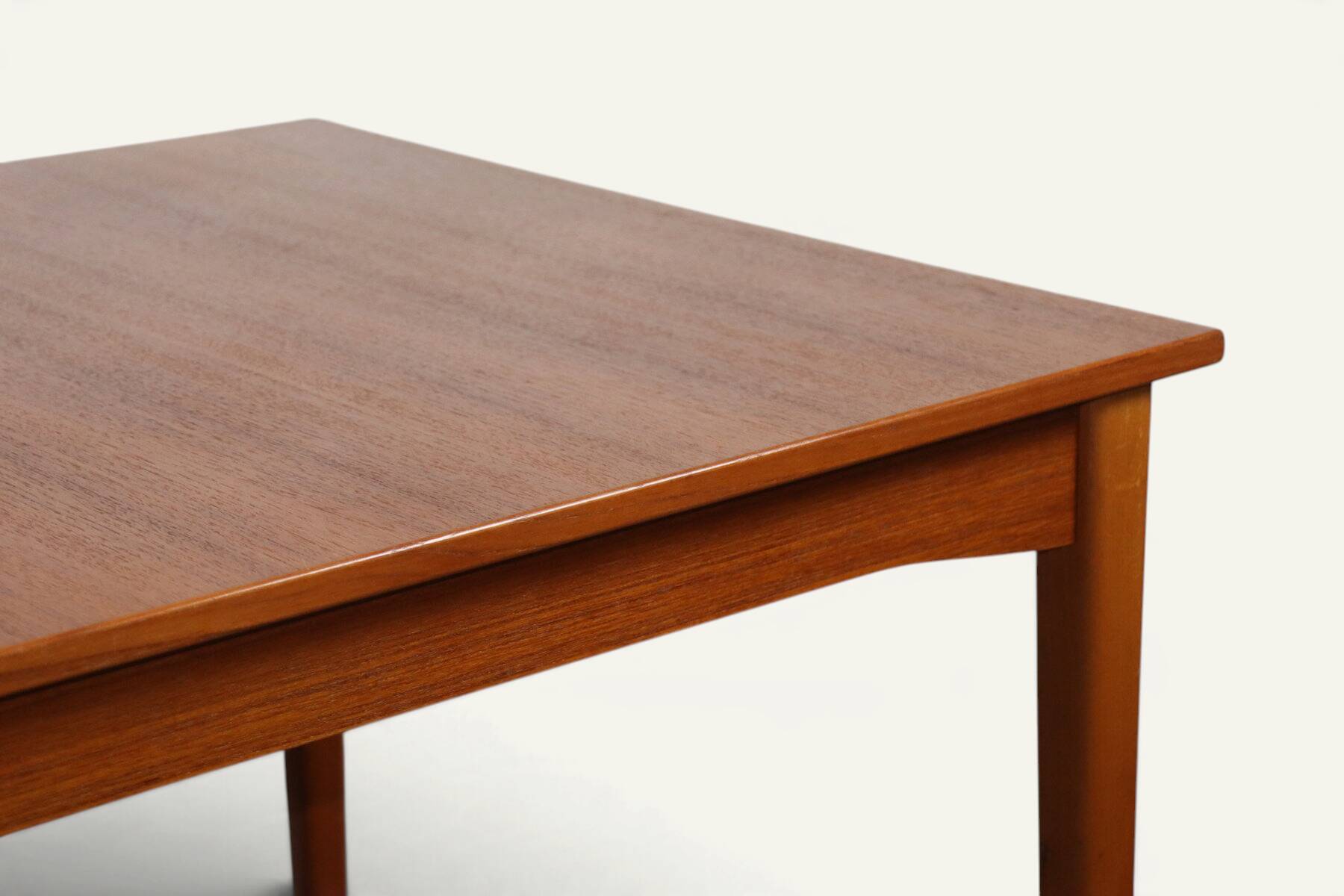 Rectangular extendable dining table in Scandinavian teak – 1960s