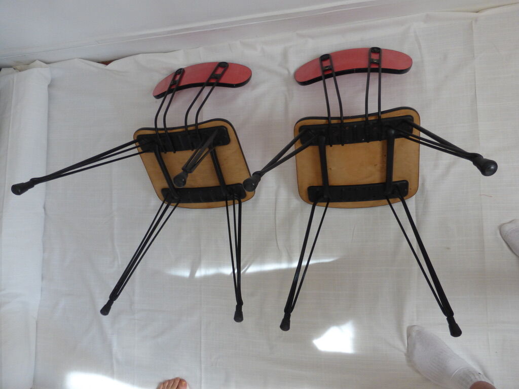Formica eiffel foot table and its chairs