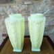 Paire de vases Art Déco en opaline uranifère vers 1930