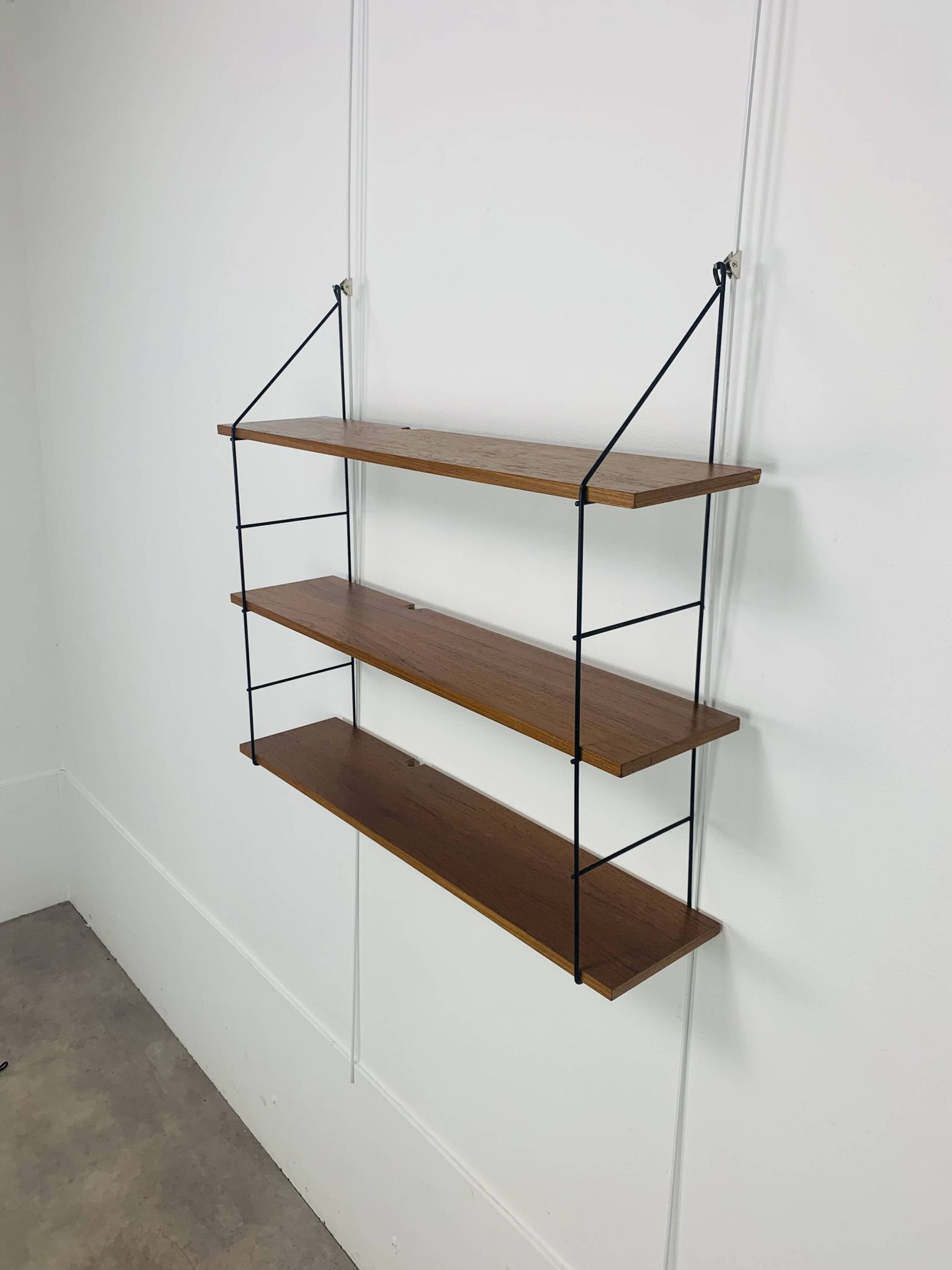 String shelf, teak and metal, 1960s