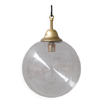 Suspension en verre et laiton clair de style italien des années 50.