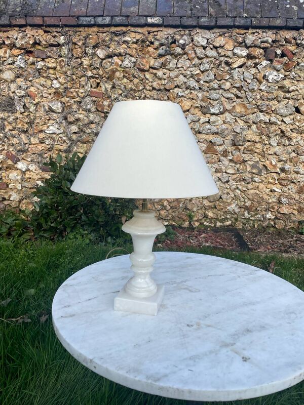 Pied de lampe en albâtre vintage 1970