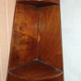 Corner shelf to hang wall