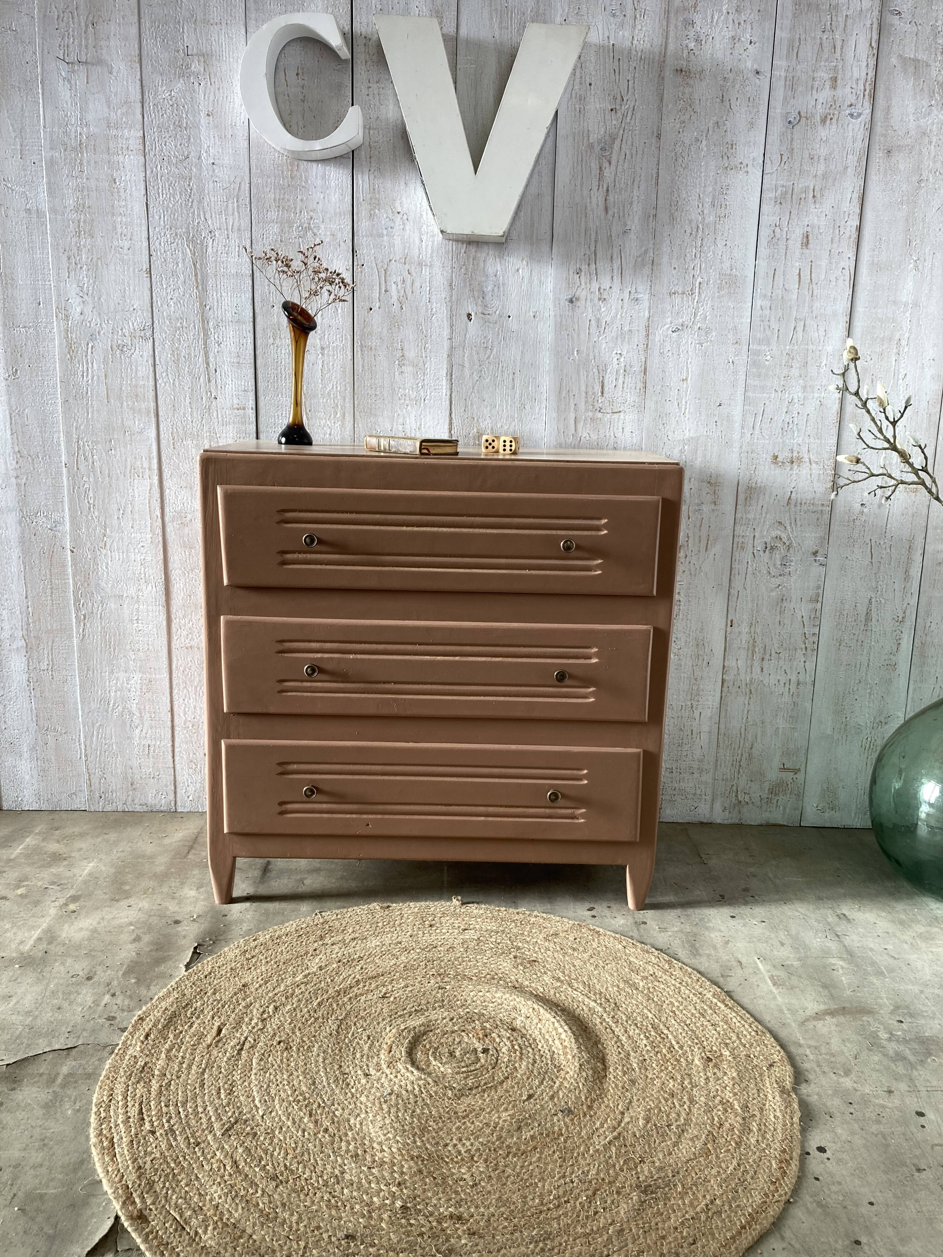 Vintage chest of drawers