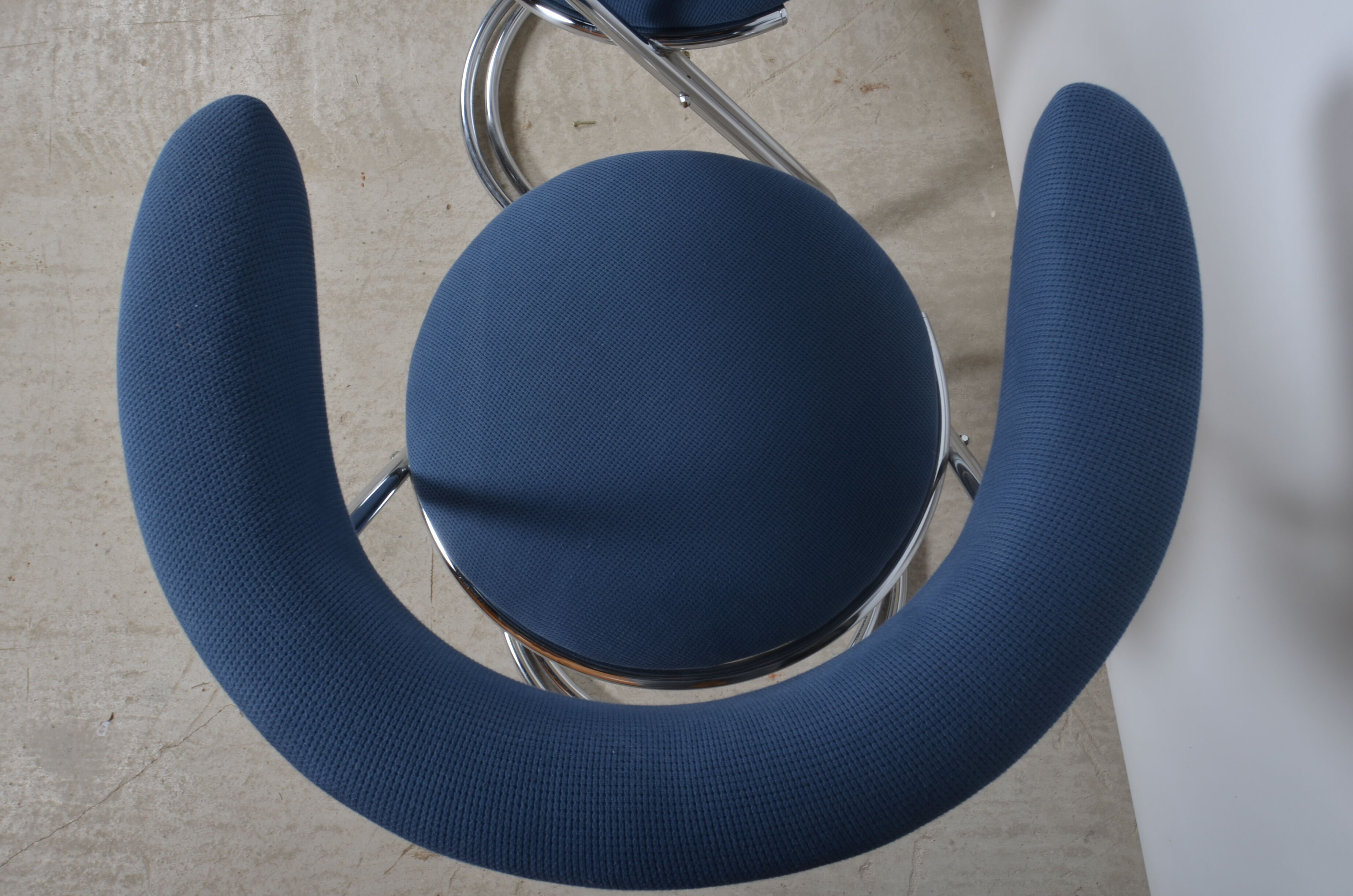 Tubular chairs cantilever 1970