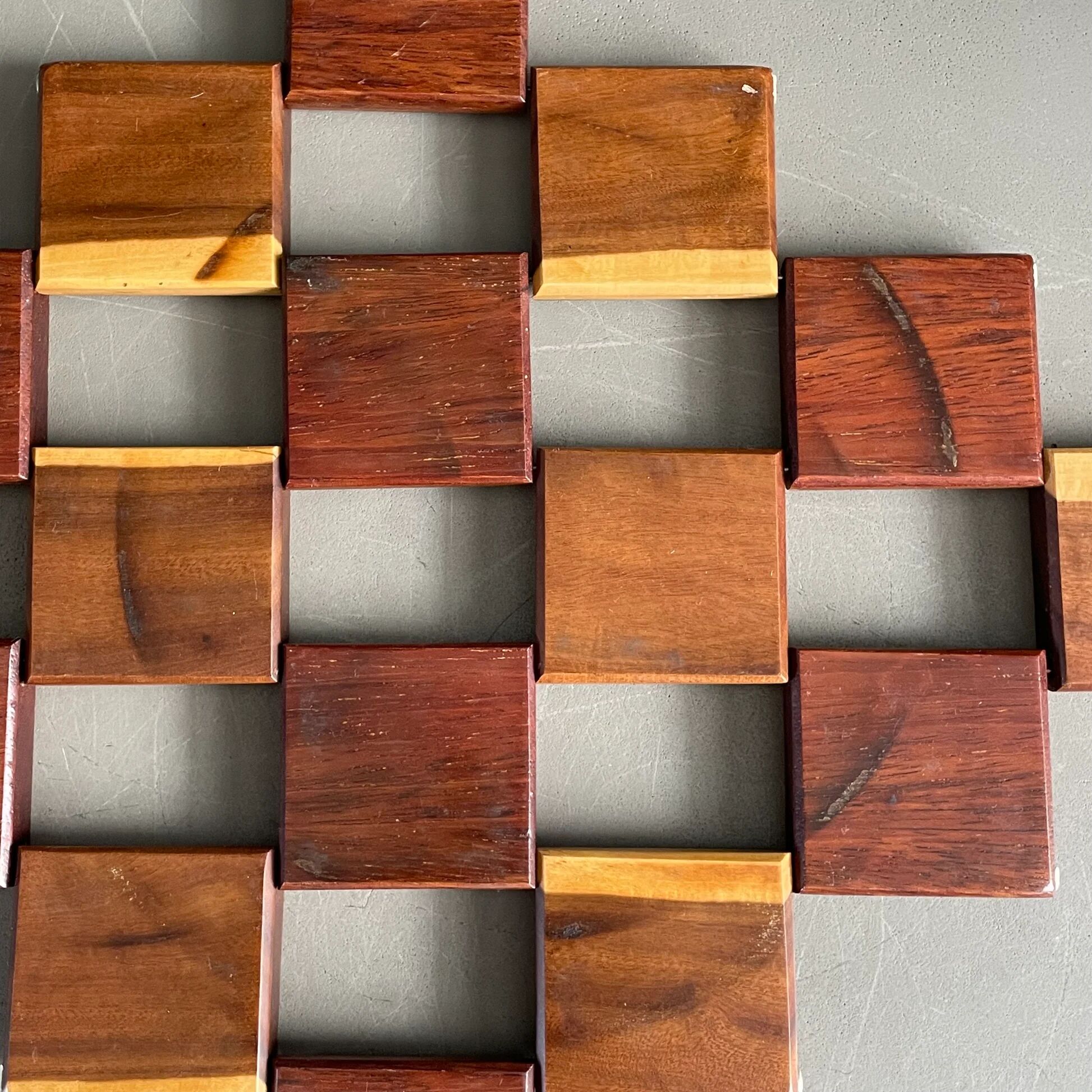 Dessous de plat articulé en bois