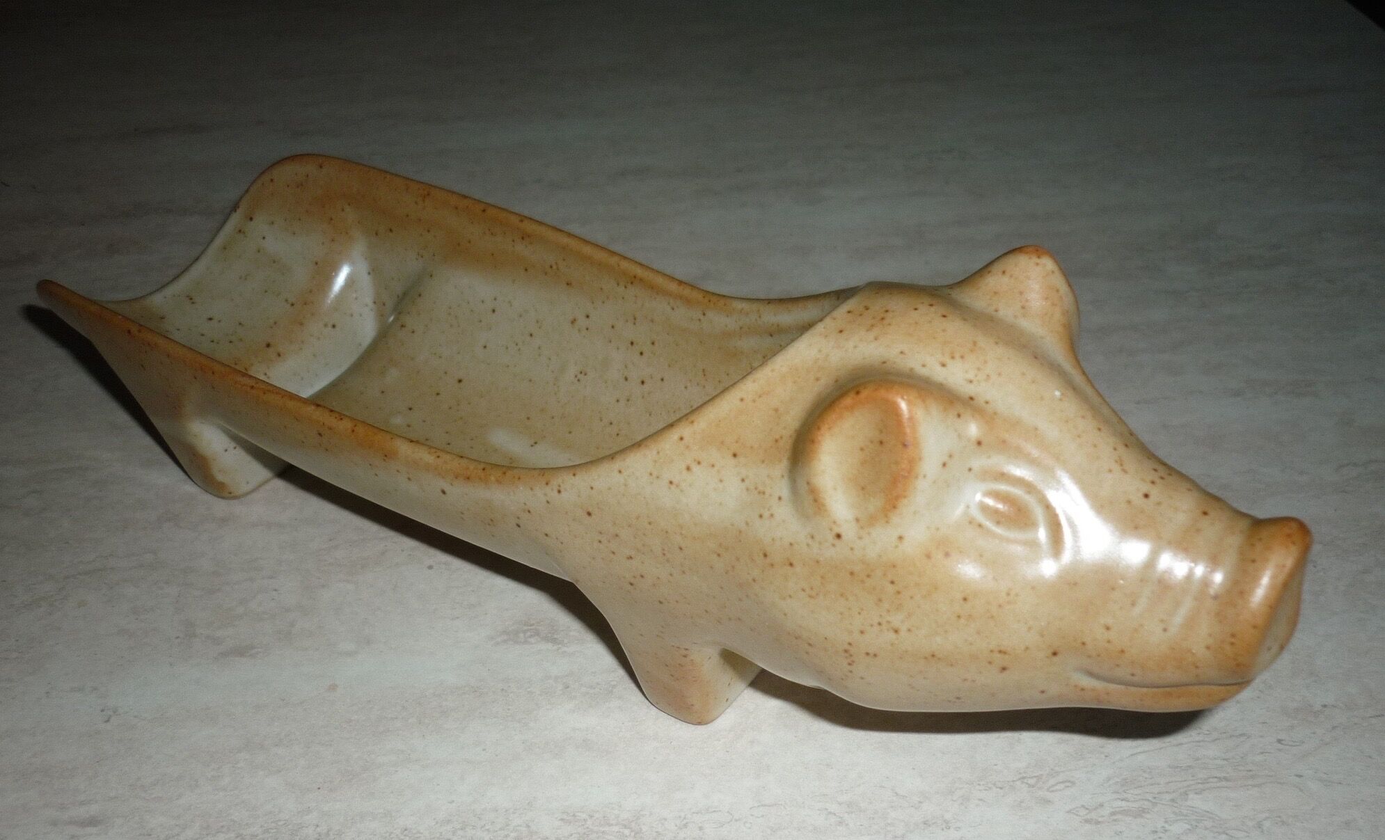 CNP Village sandstone pig