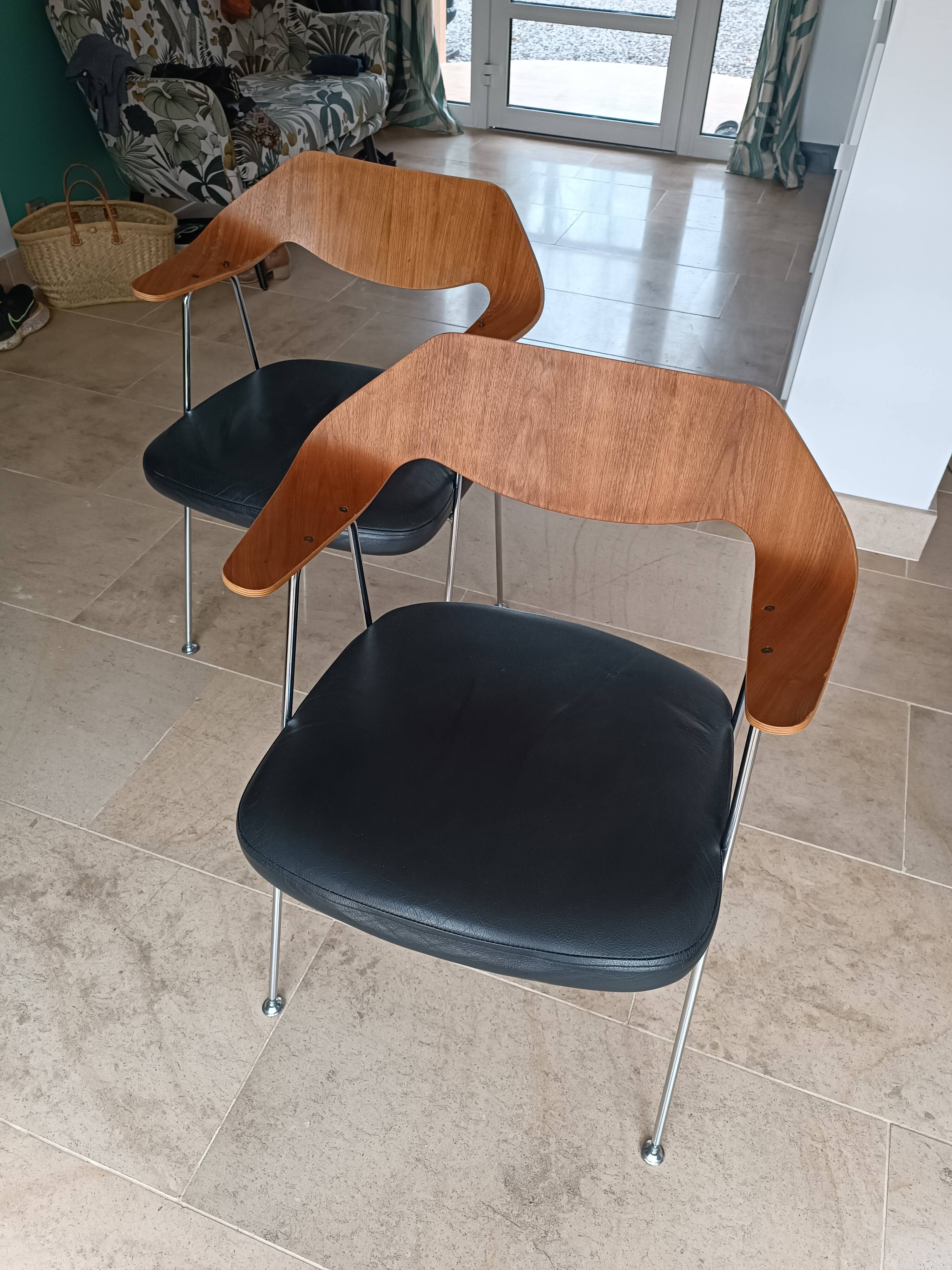 Chaises 675 Robin Day pour Habitat