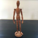 Articulated wooden mannequin
