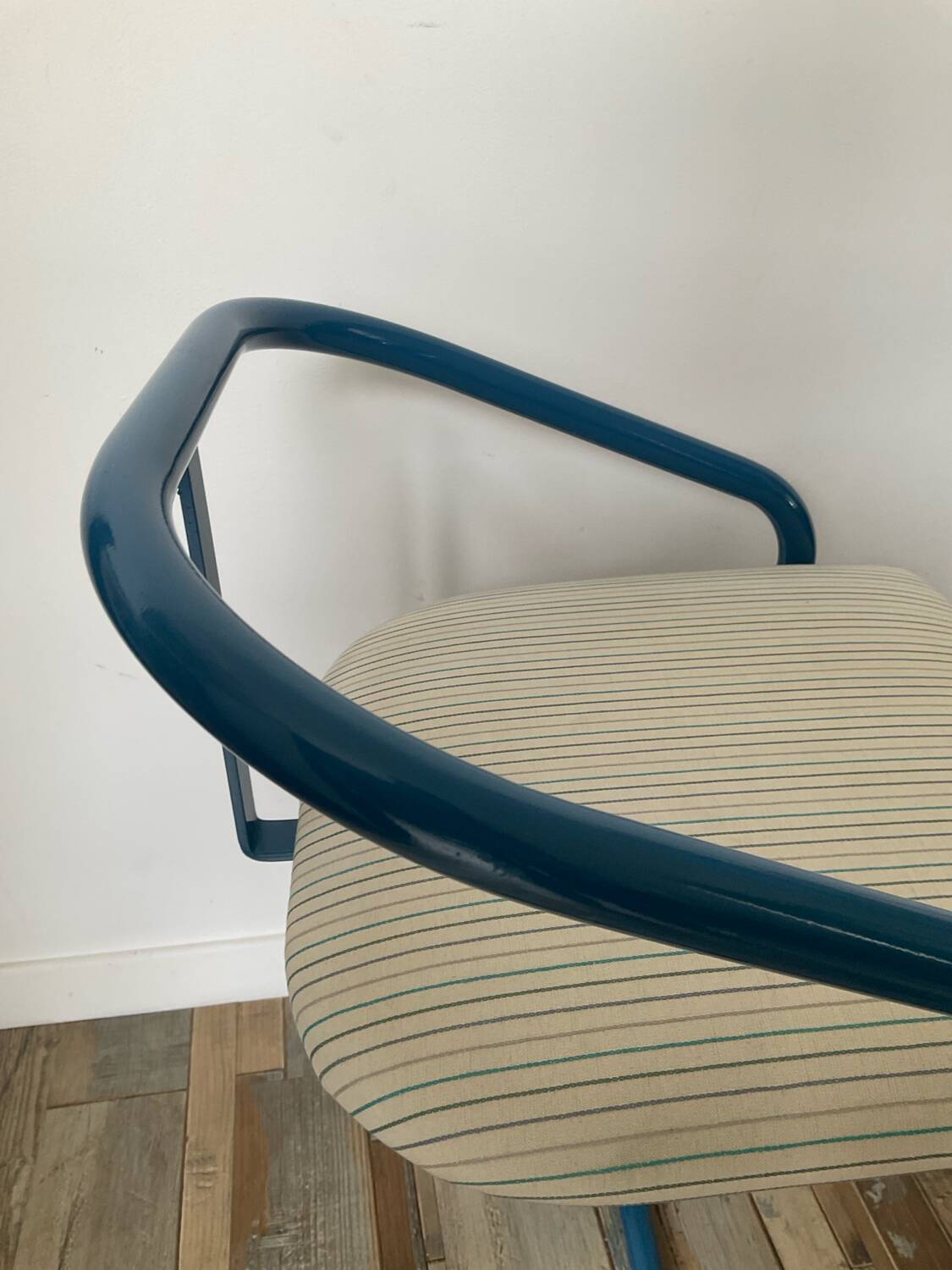Vintage "Z" chair from the 1970s