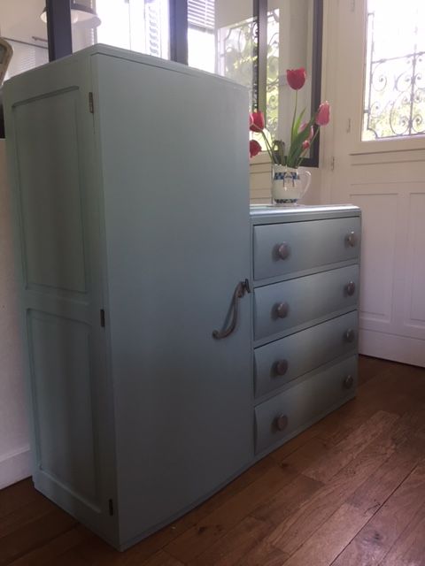Asymmetric cabinet art deco