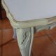 Table basse, pieds galbés