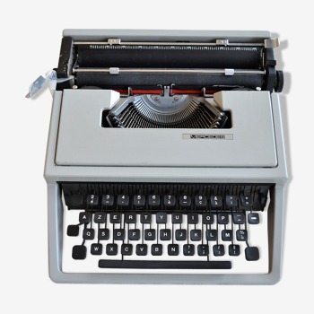 Machine à écrire portative Mercedes vintage 70