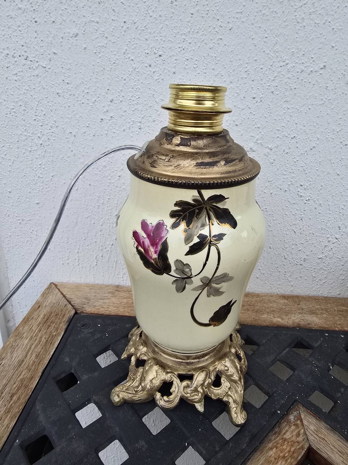 Numbered porcelain lamp base