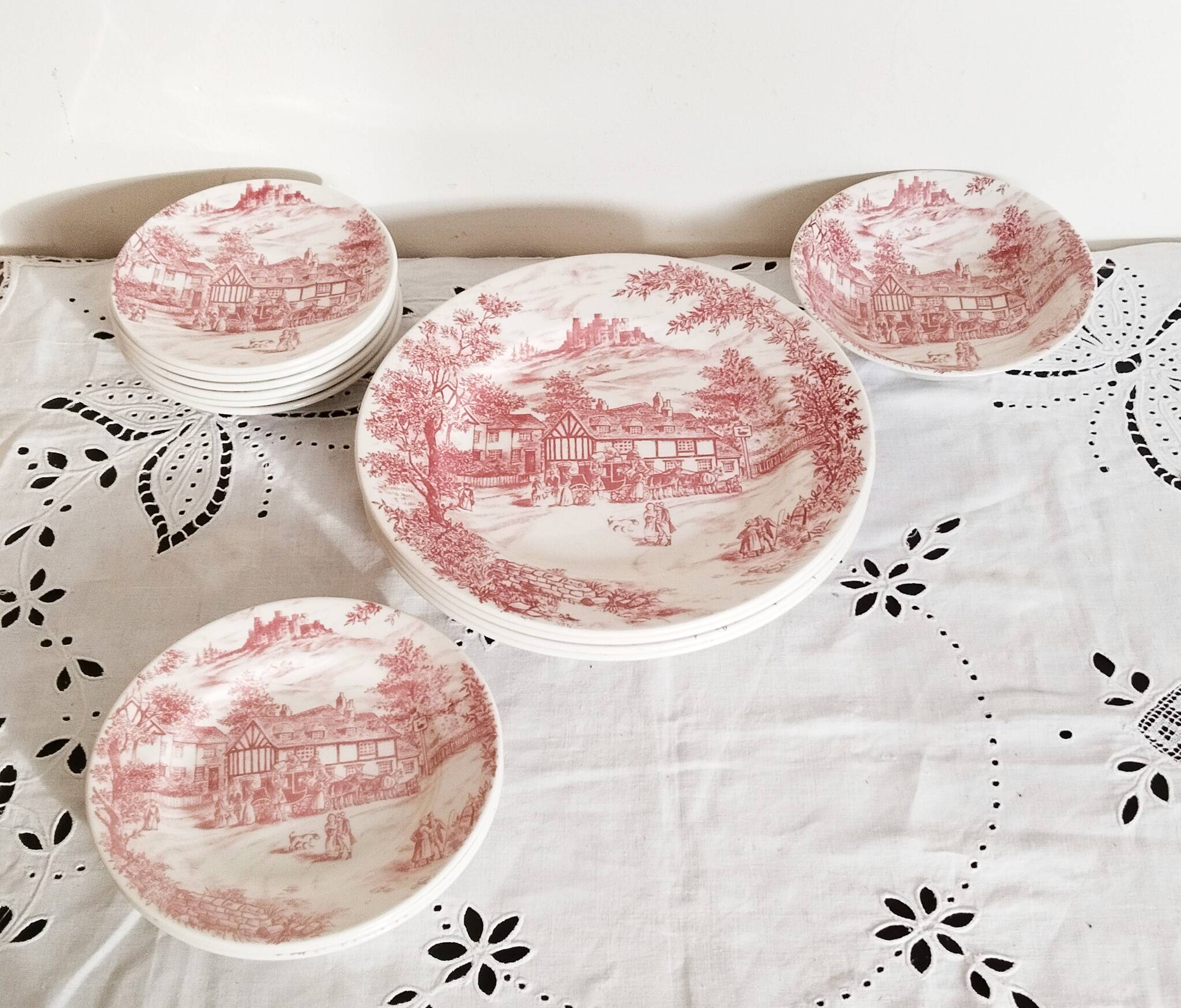Service en porcelaine rose anglaise Royal Wessex