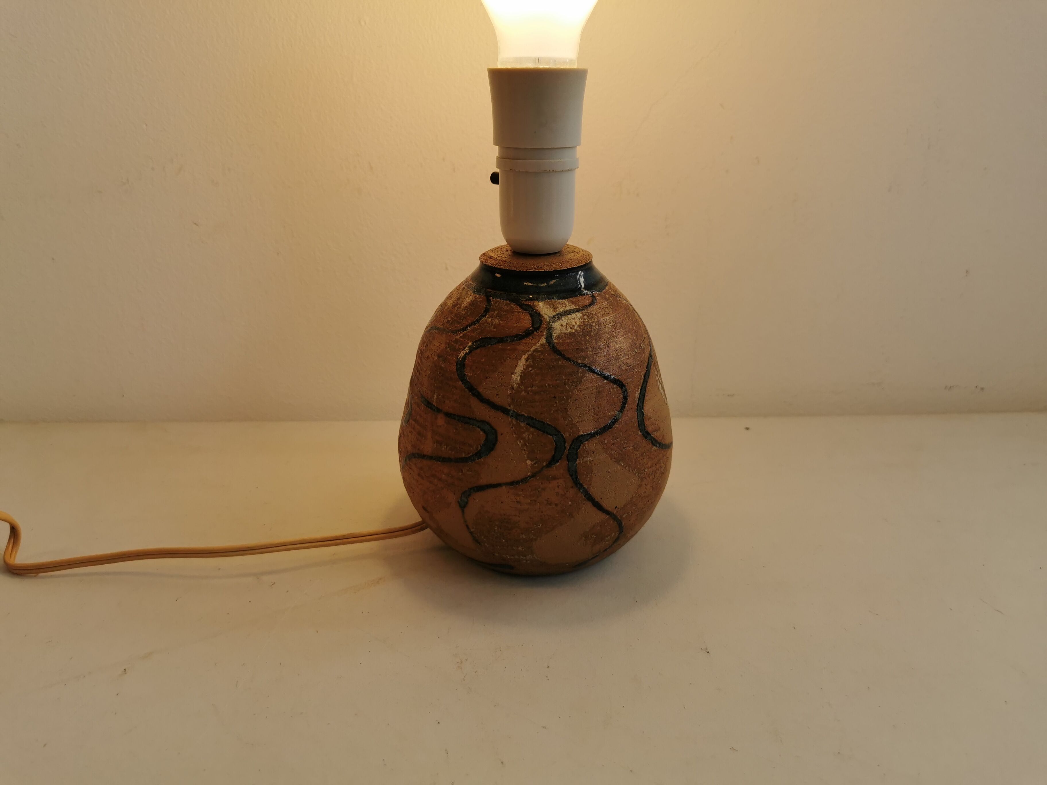 Ceramic table lamp, designed by Marie for Hjort ceramics Denmark (stamped at the bottom) 1970s