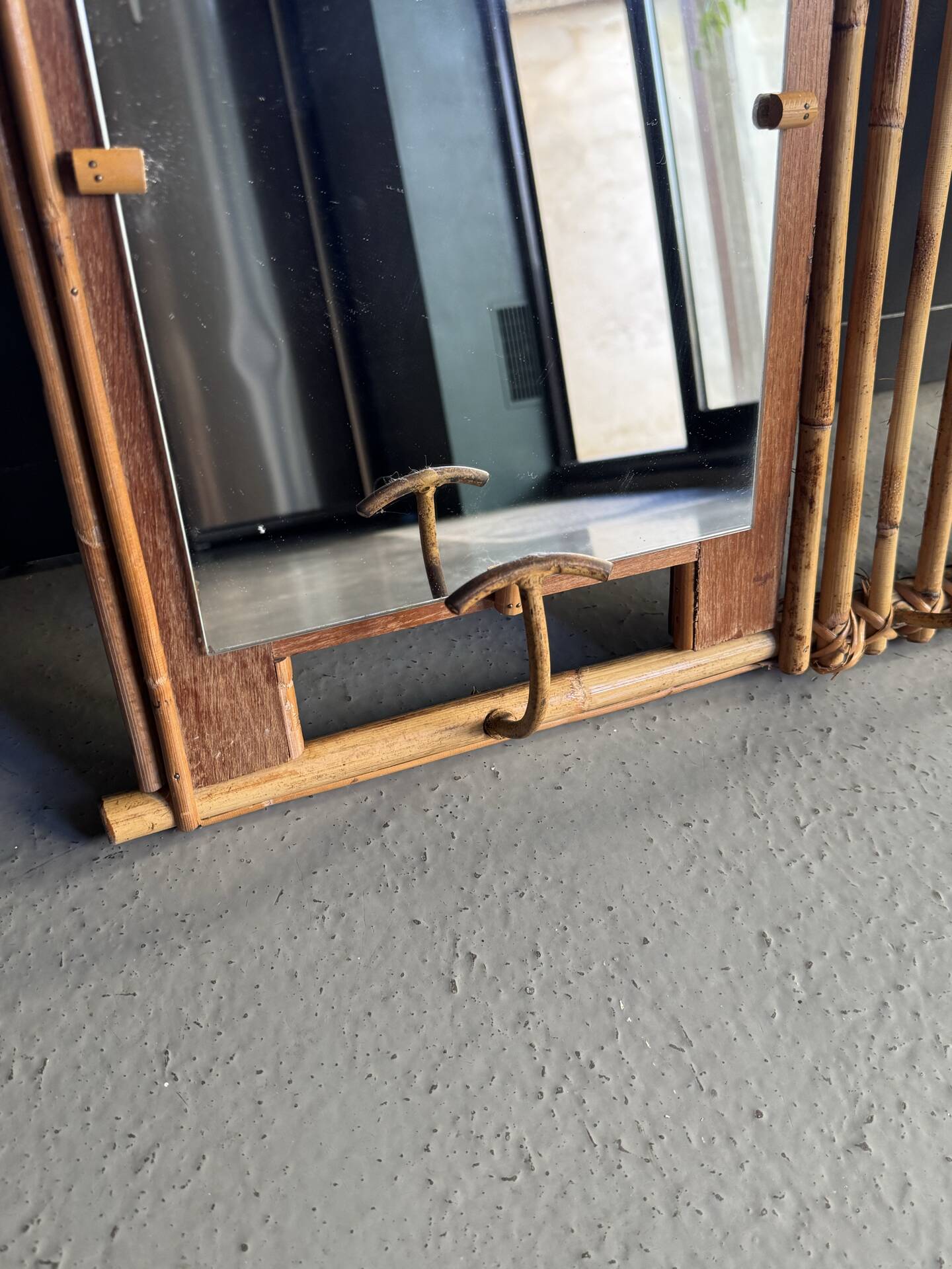 Wall-mounted bamboo coat rack