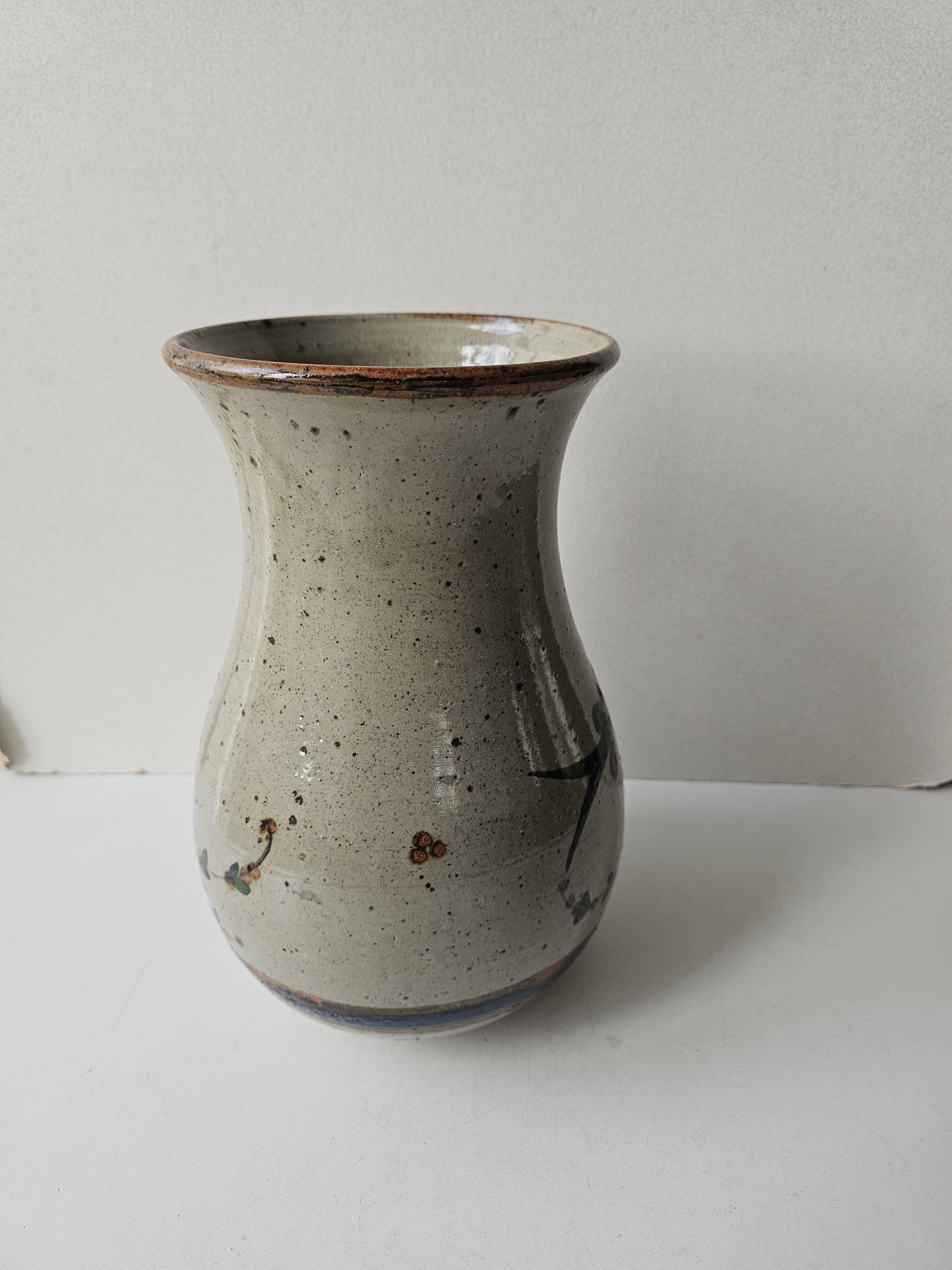 Ceramic vase with fish pattern - Vintage signed (signature to be identified)