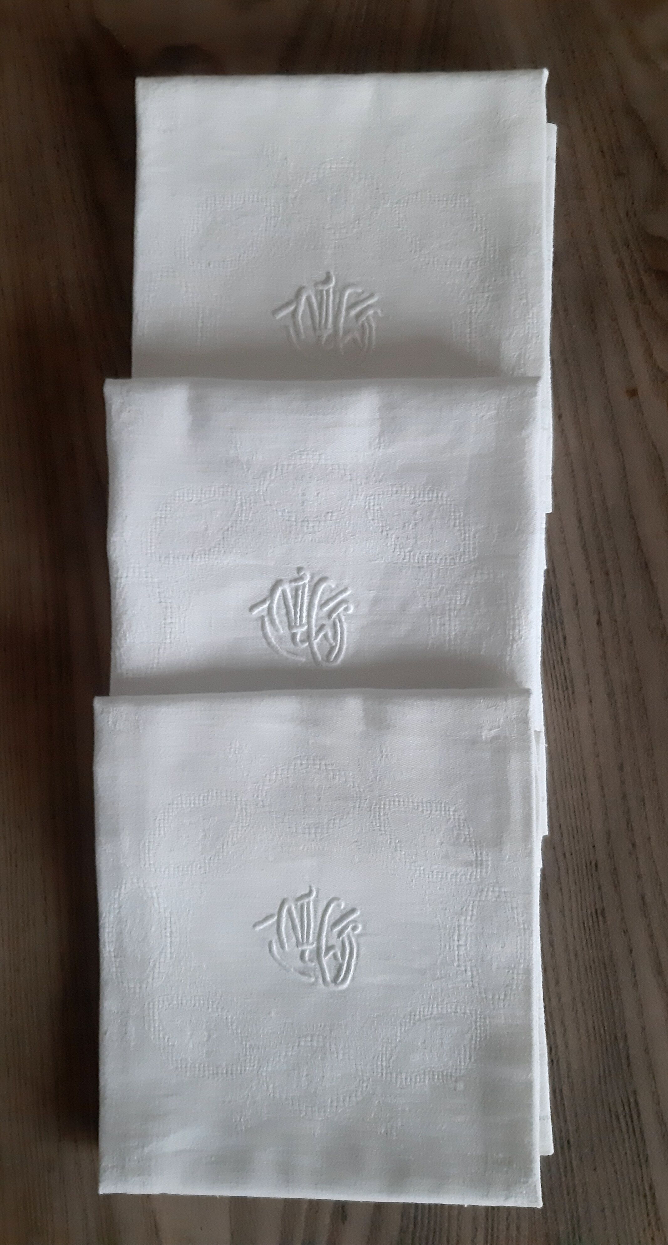 3 old towels