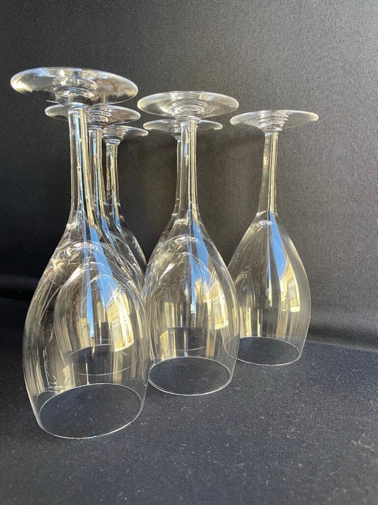 Red wine glasses