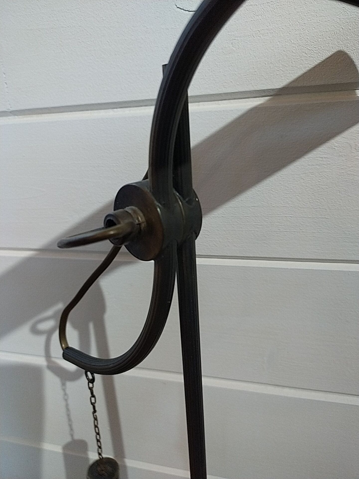 Brass balance lamp. Delmas.