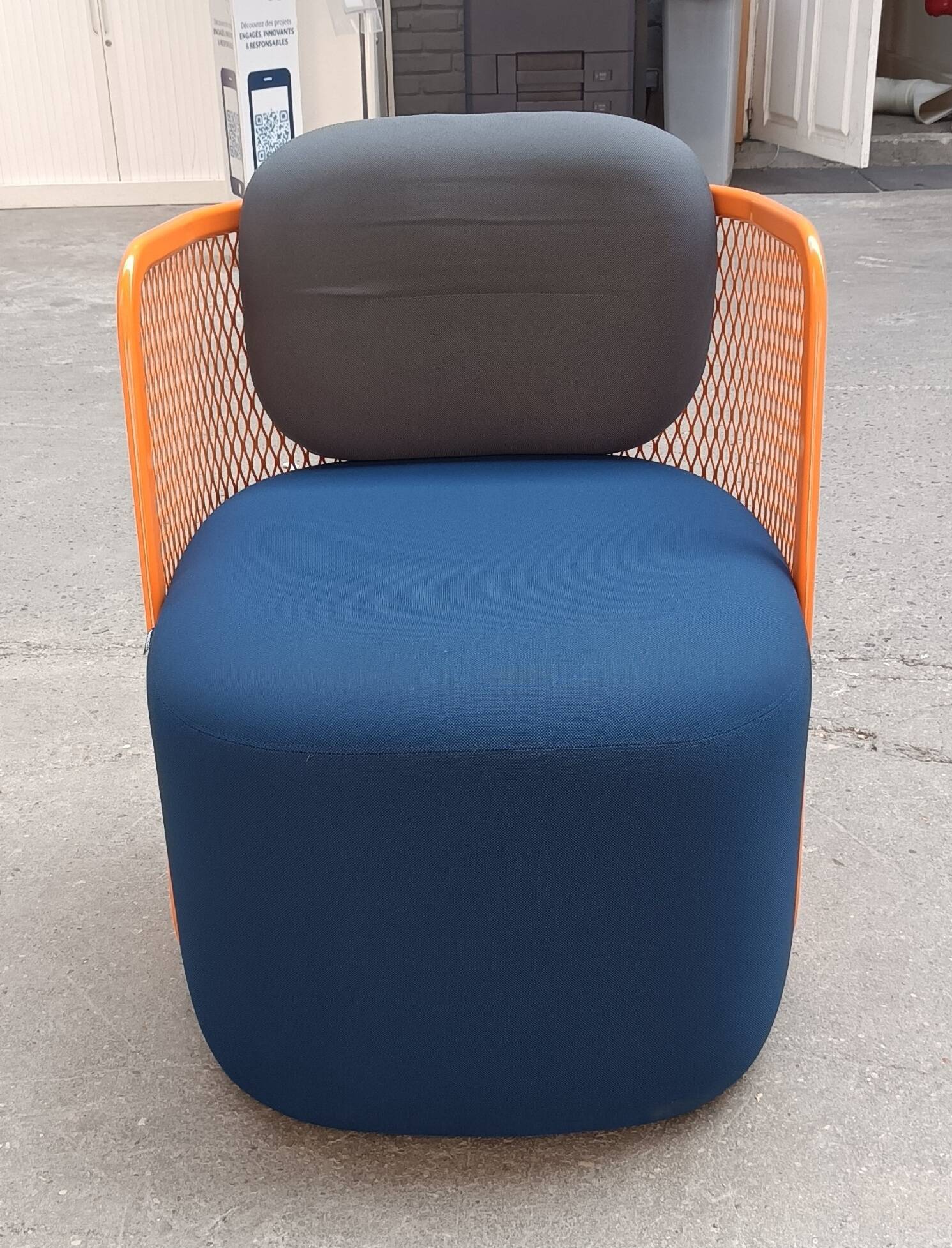 CIDER Ingrid armchair in orange and blue