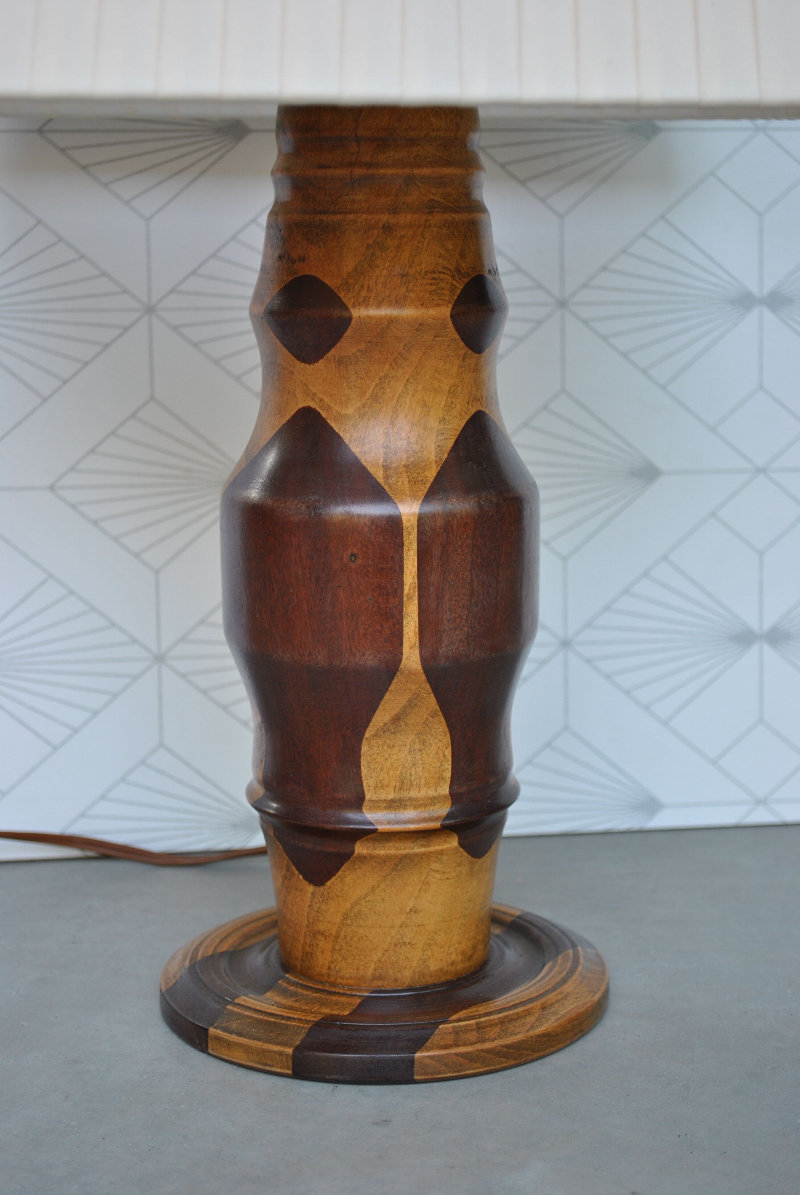 Scandinavian lamp in teck 1970