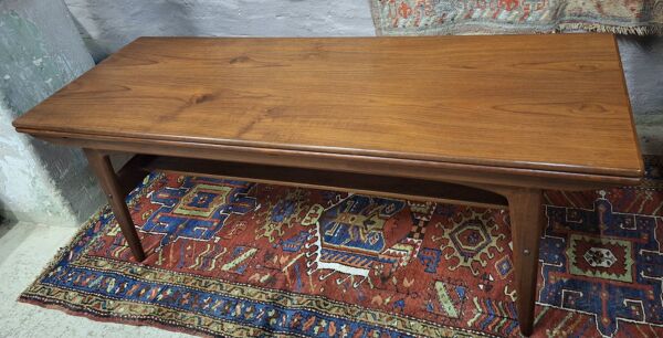 Table à manger / table basse métamorphique en teck par Kai Kristiansen, Danemark, années 1960.