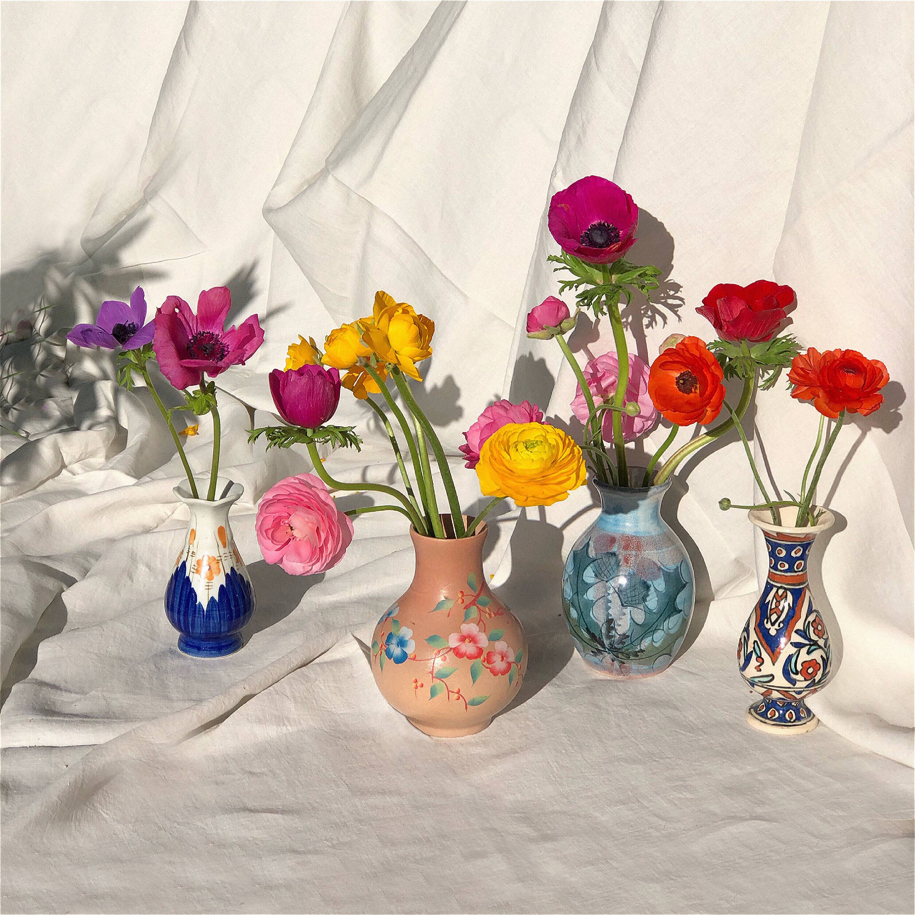 Small flowery vintage vases