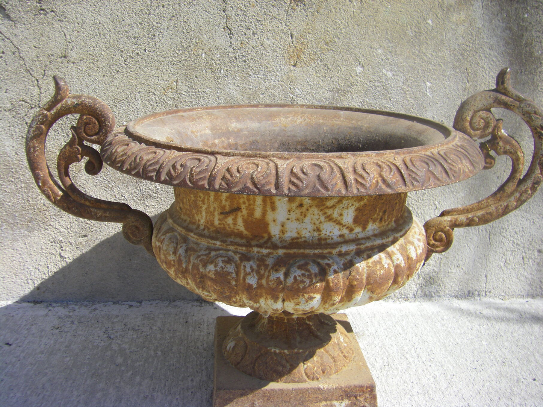 Jardinière ancienne fonte