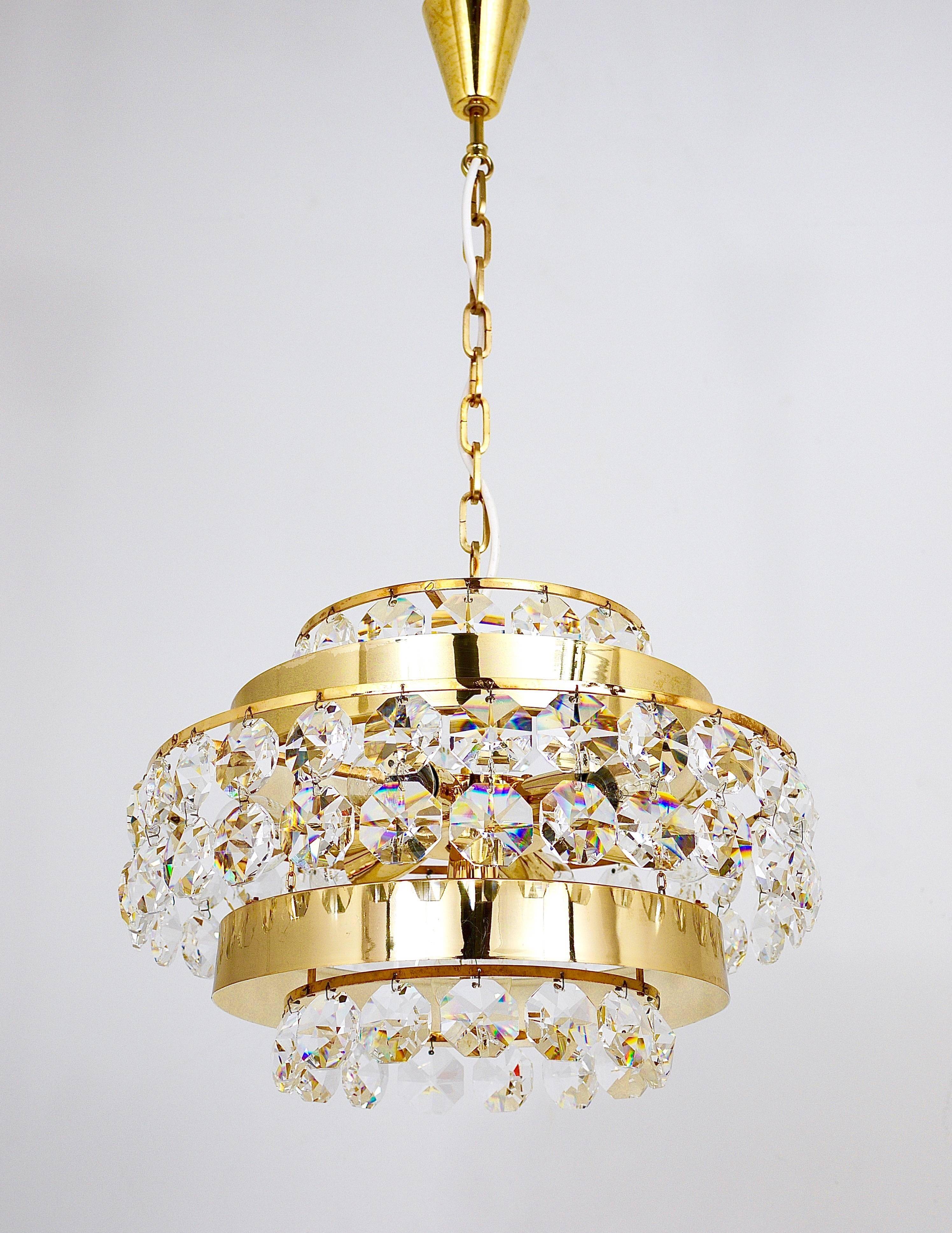 Lustre Bakalowits Vienna in gilded brass and diamond crystals, Austria, 1970