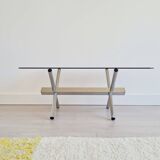 Table design basse chrome et verre fumé années 70