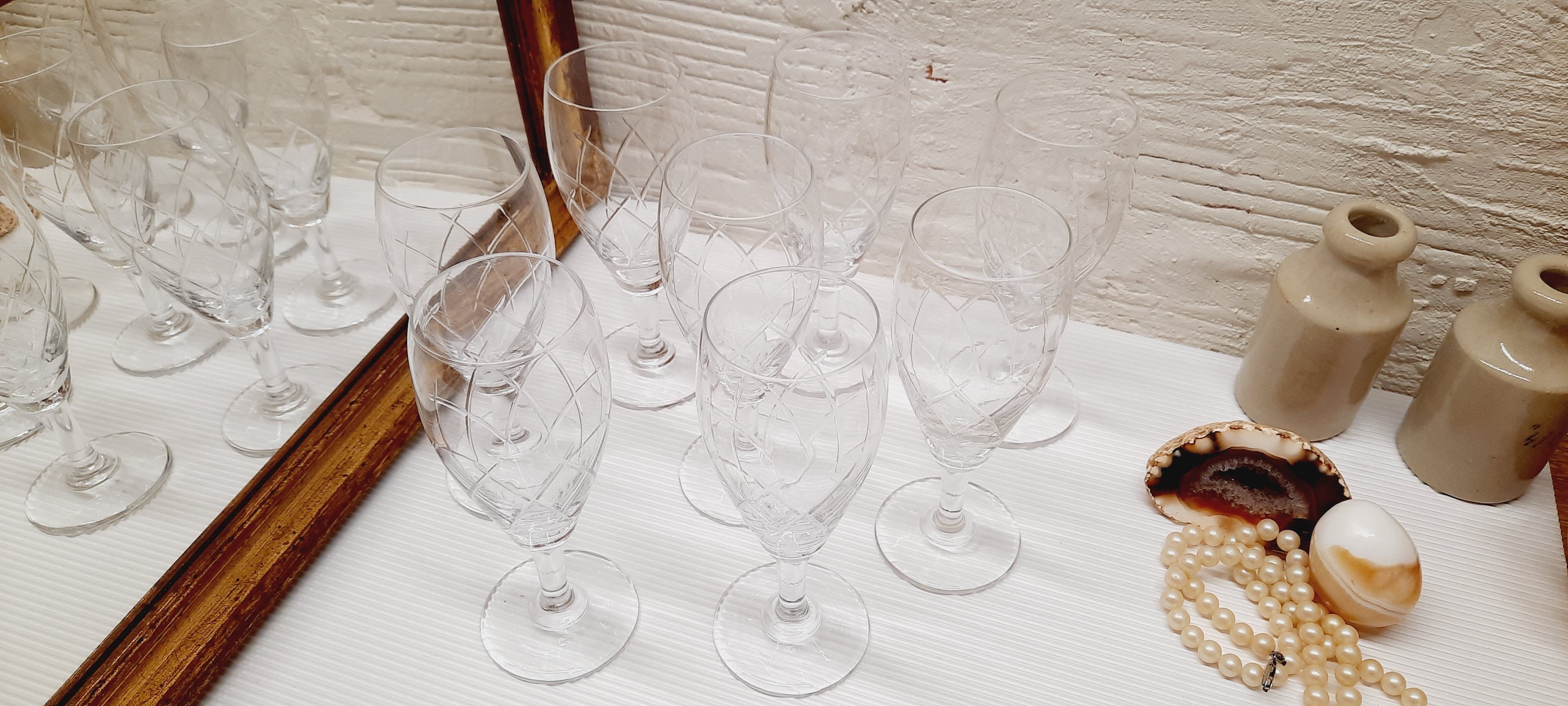 Set 8 glasses champagne glass chiseled