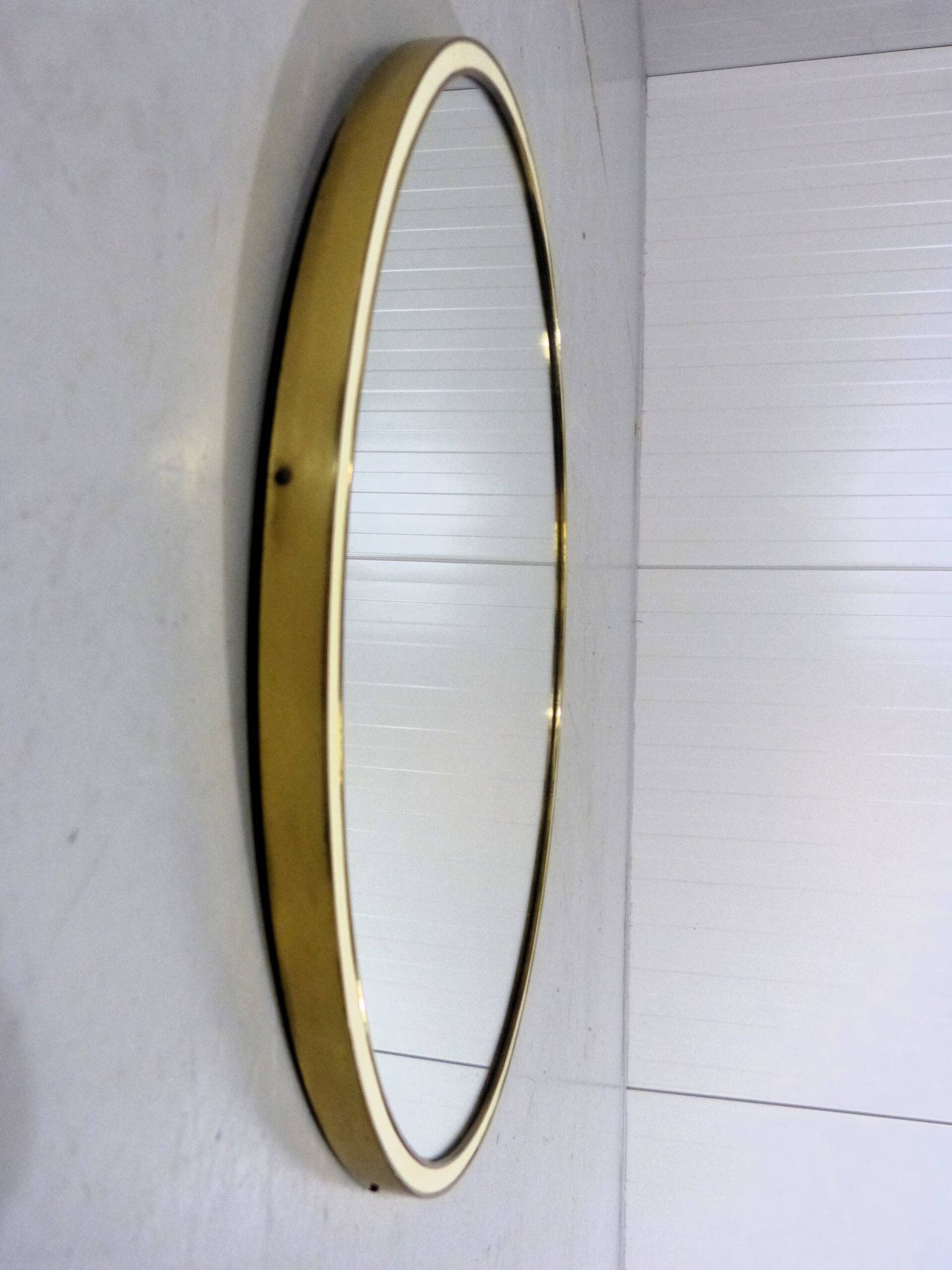 Miroir mural en laiton de "Vereinigte Werkstatten München" années 1950