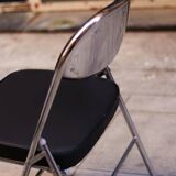Vintage look folding chair
