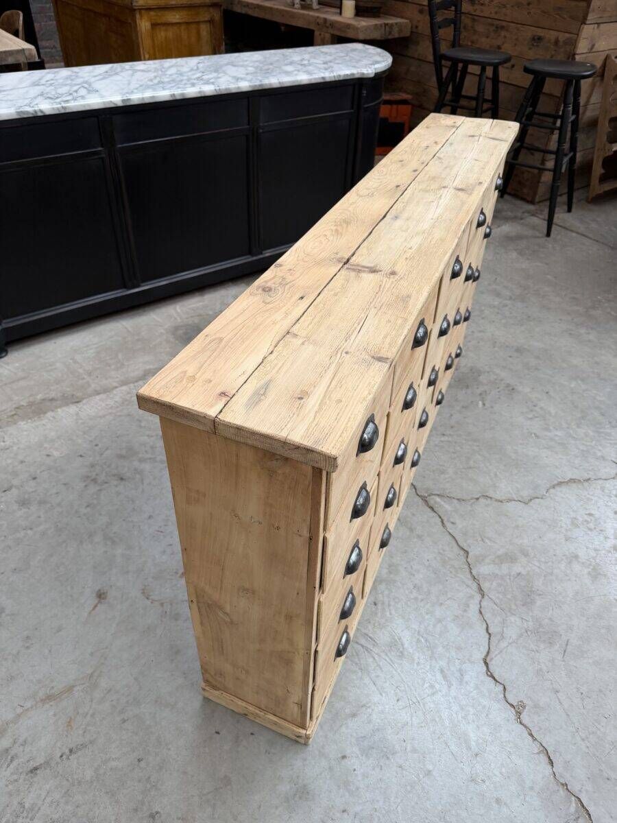 Workshop furniture in beech from the early 20th century.