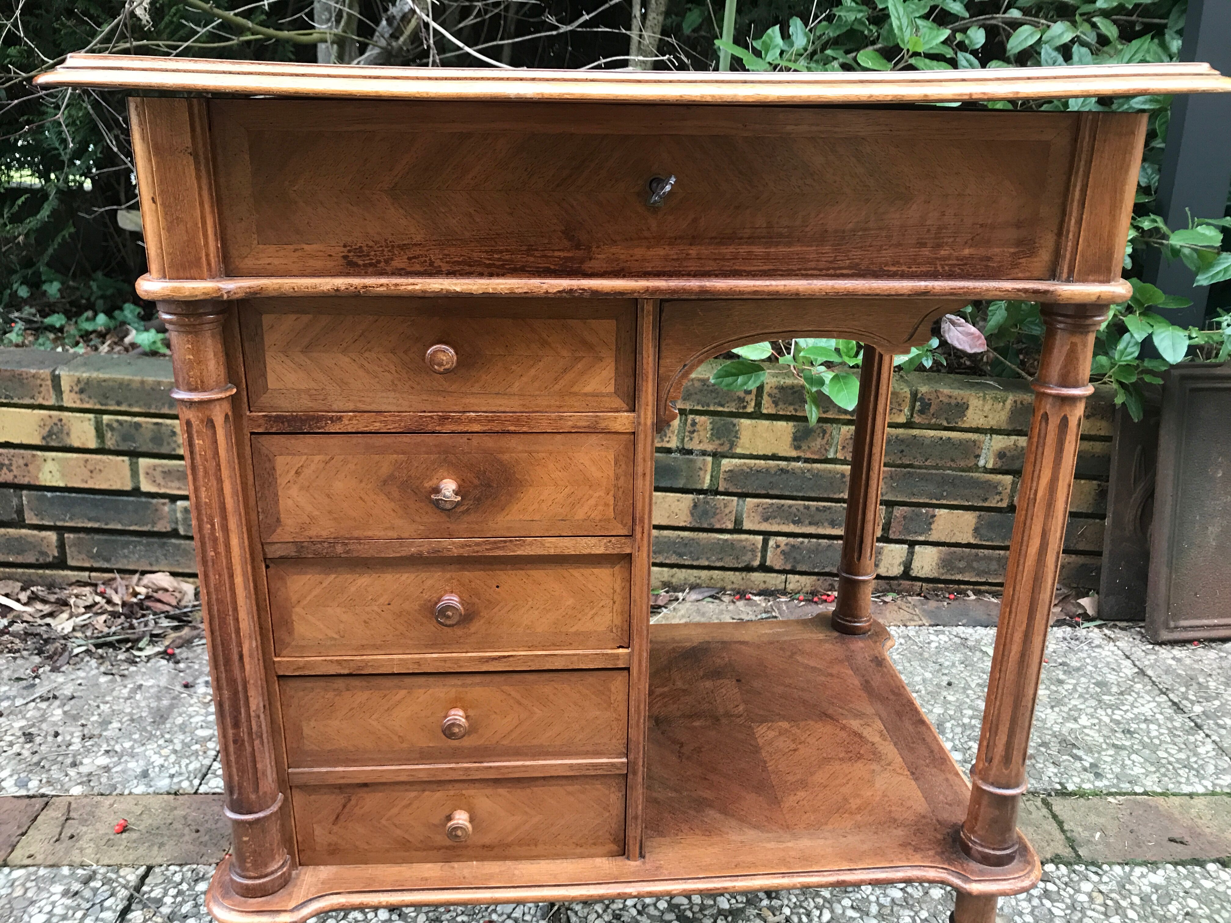 Dressing table walnut