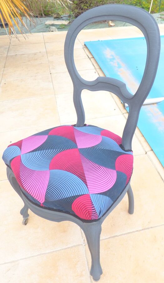 Louis Philippe quality wooden medallion chair with castors on the front