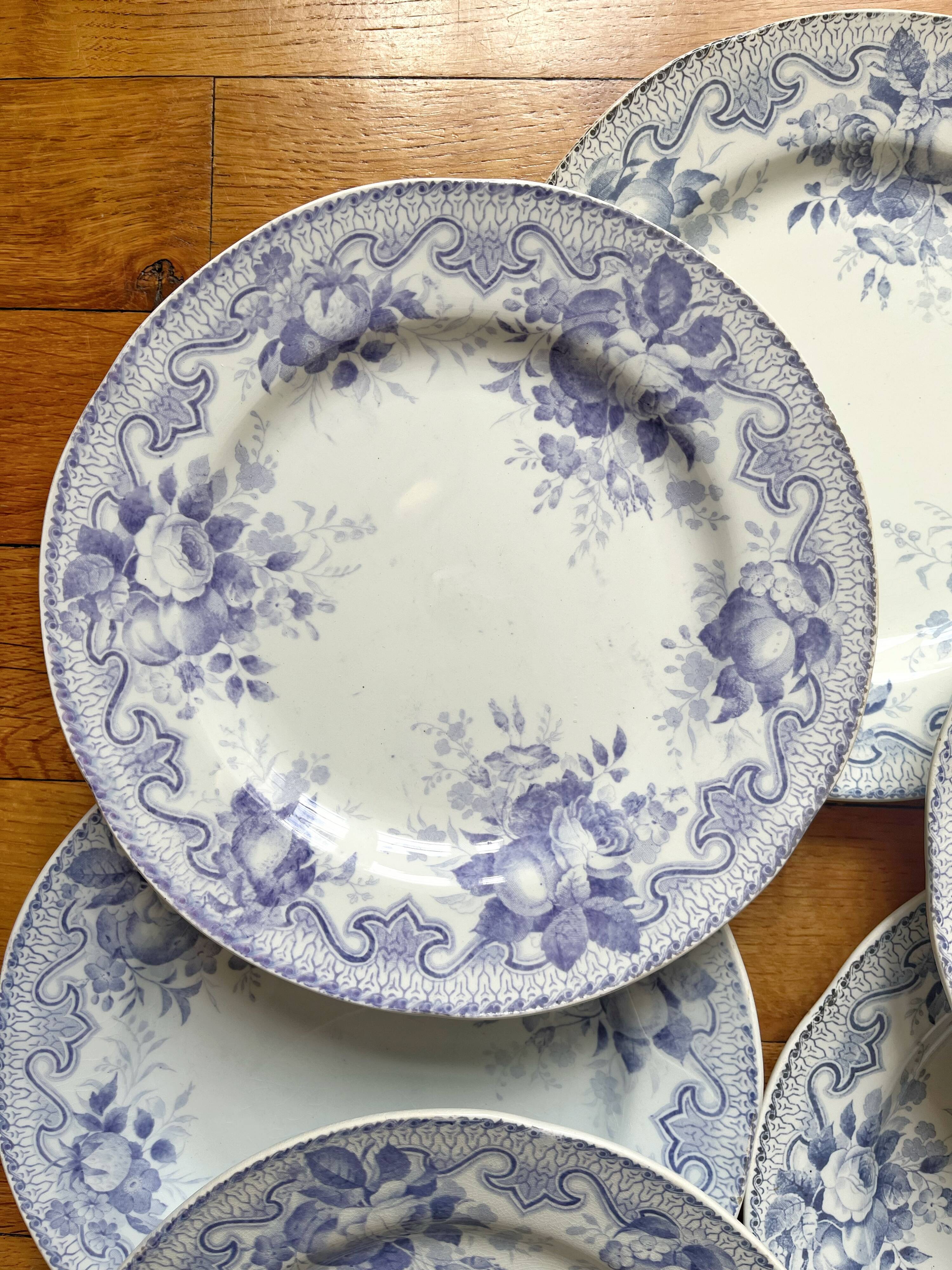 8 flat ironware plates Bouquets, Creil and Montereau late 19th century