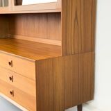 Buffet en teck avec portes en verre par Brouer Møbler, années 1960.